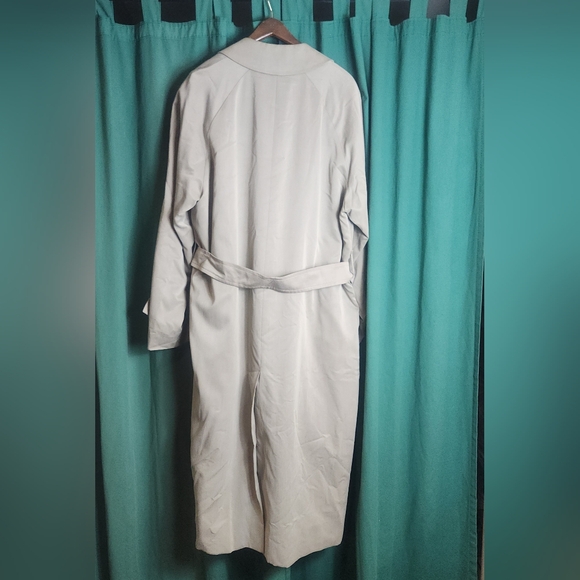 Vintage Burberry Wool Blend Removable Lining Trench Coat in Taupe - Picture 11 of 16